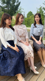 【新色追加🌸完売カラー再入荷!即日～３営業日以内発送可能！】ブラウス　前中心フリルパール　袖口スリットパール　9分袖　フェリーシェル　fch811-0779