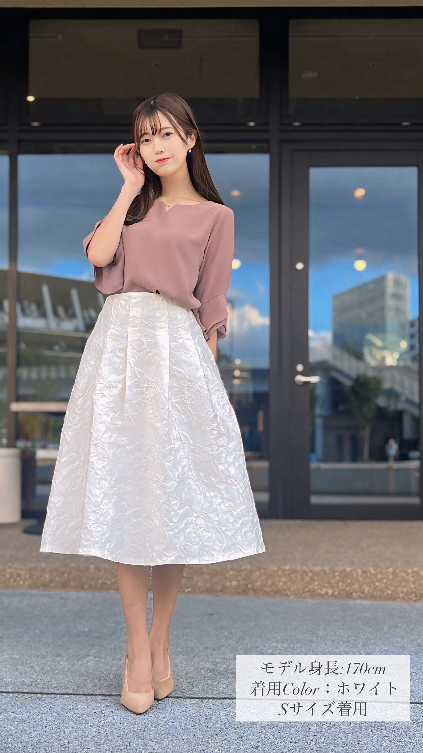 シェリエ　花柄フレアスカート サテン花柄フレアスカート※一部店舗のみ入荷