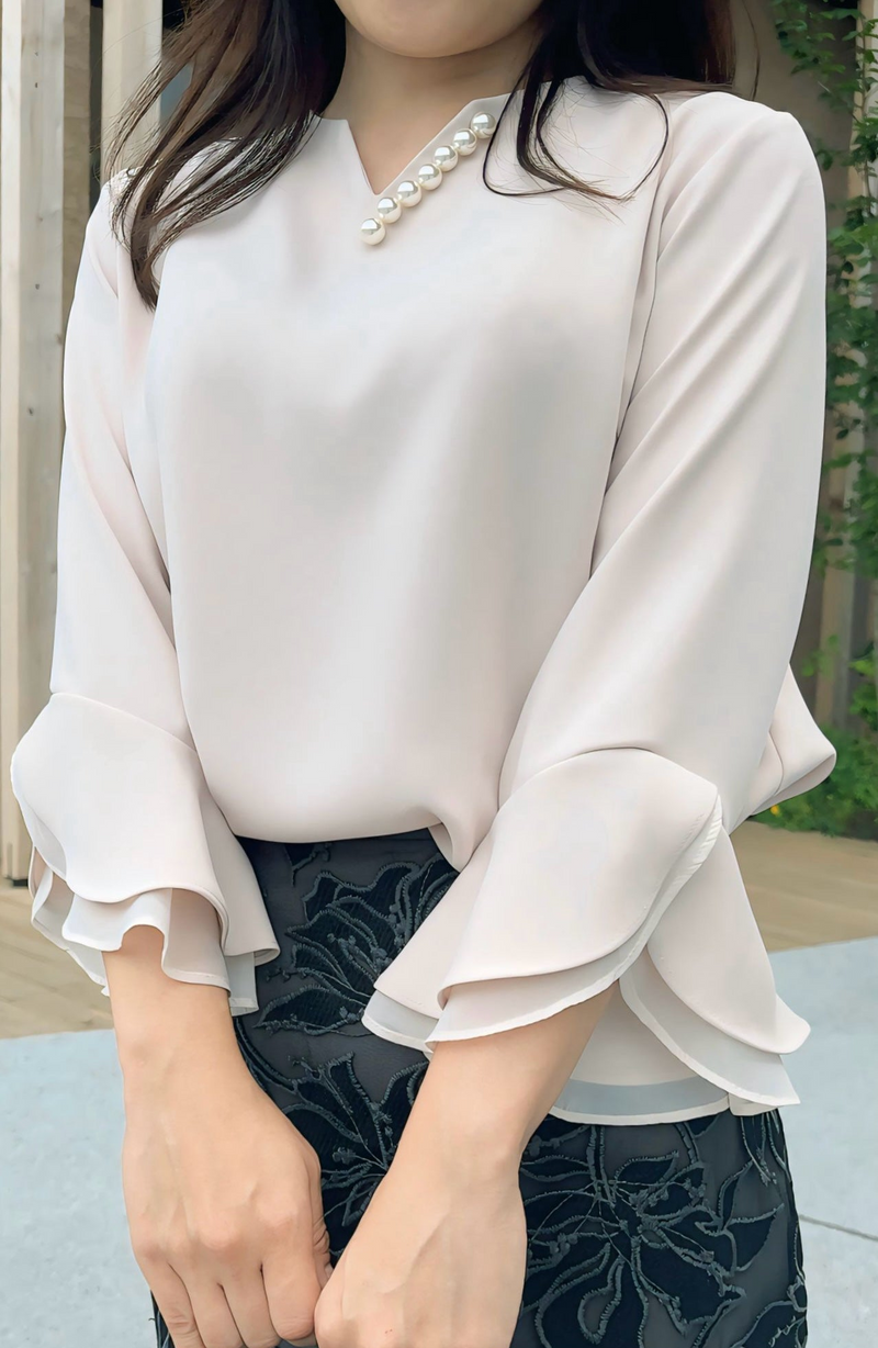 人気カラー🌟再登場💗ブラウス 襟パール 袖2段フリル フェリー